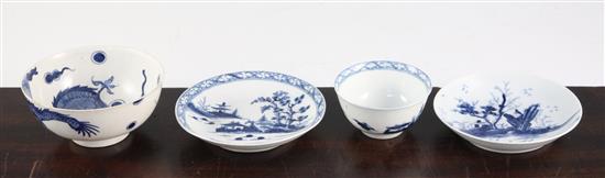 18th century English blue and white porcelain: 12cm (4)